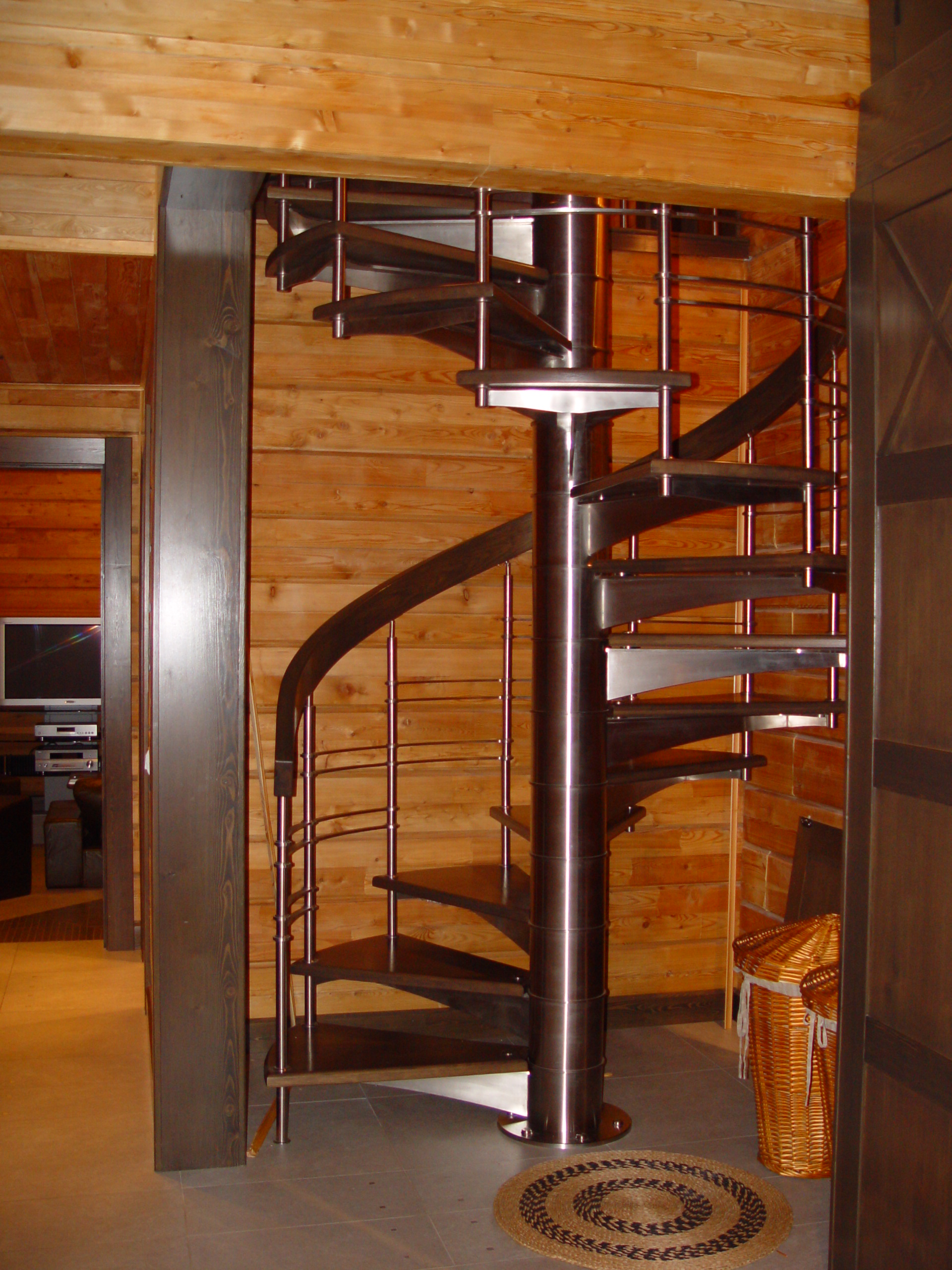 изготовление металлических лестниц